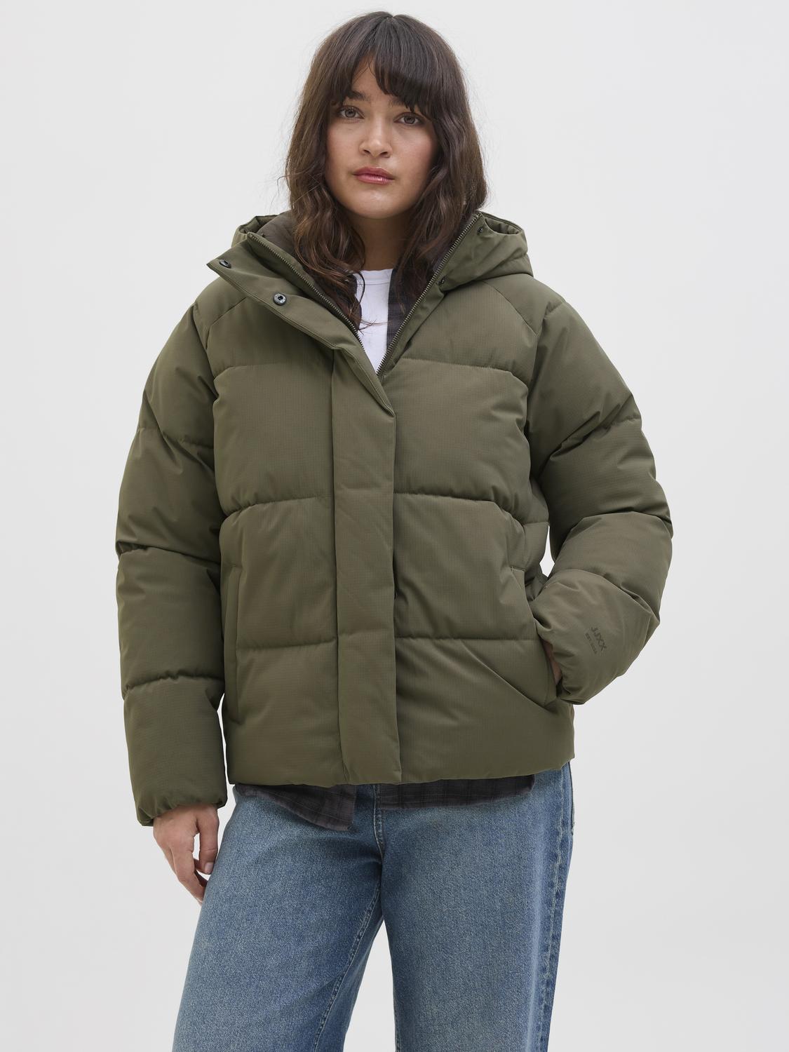 model_shot-front